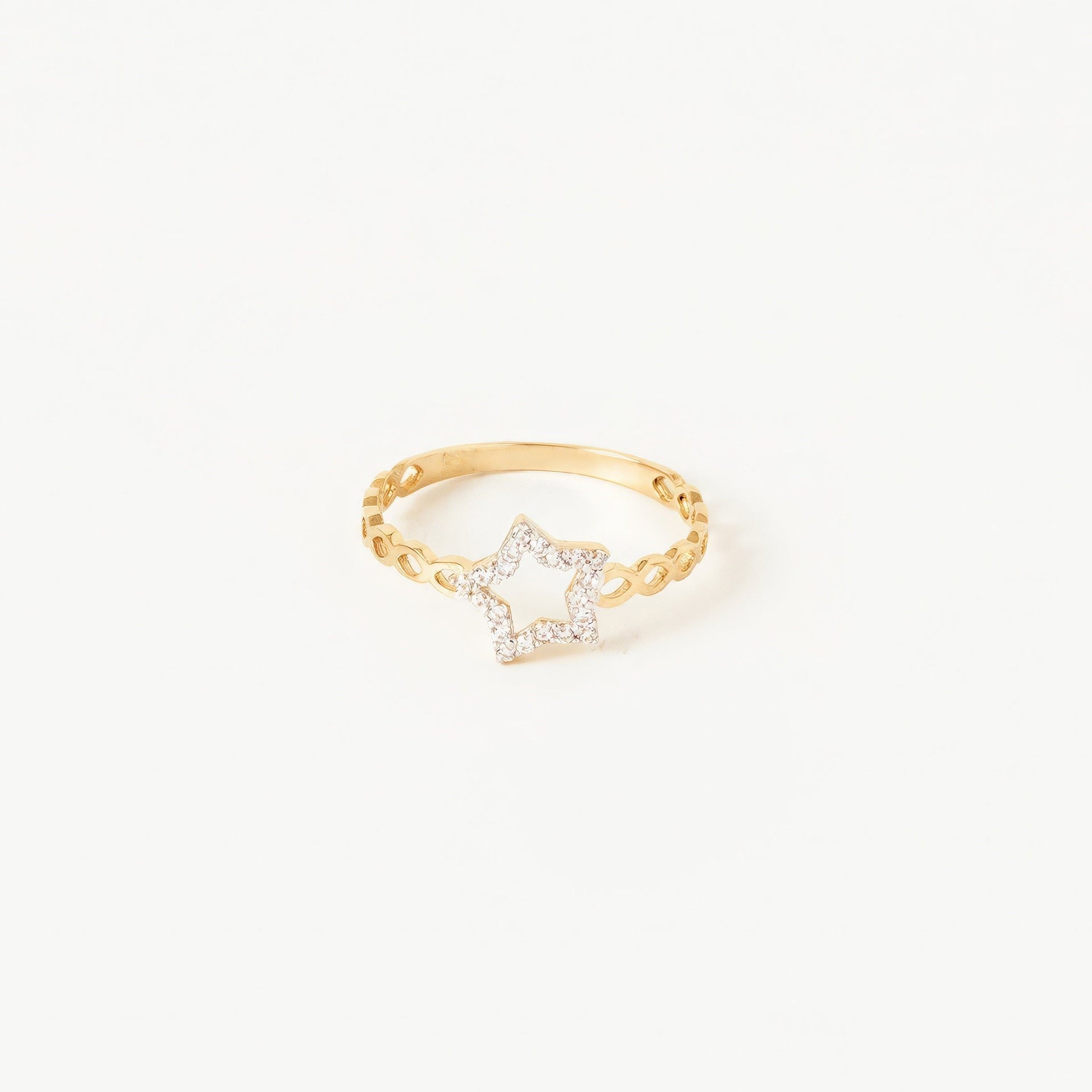 Twisted Chain Star Ring