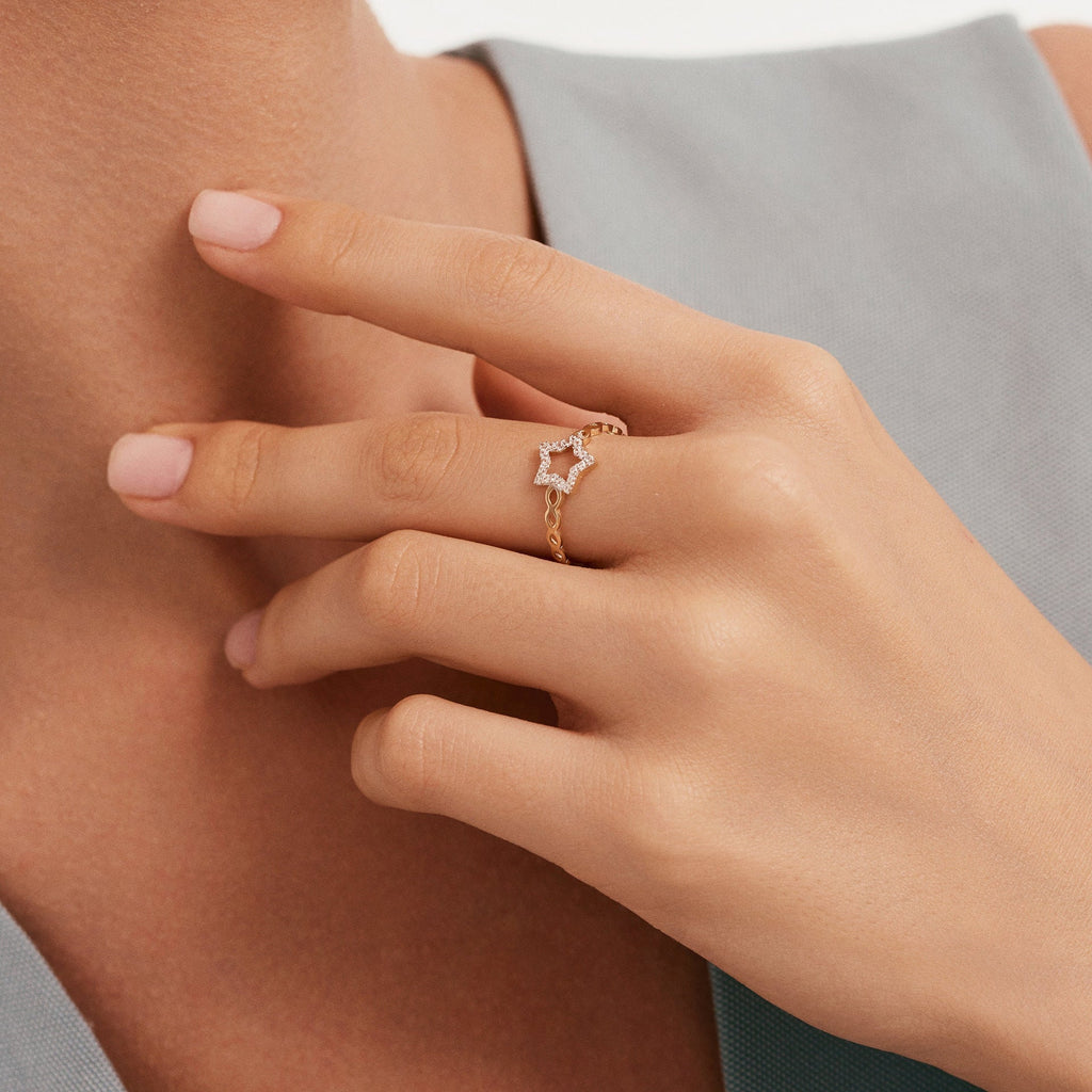 Twisted Chain Star Ring